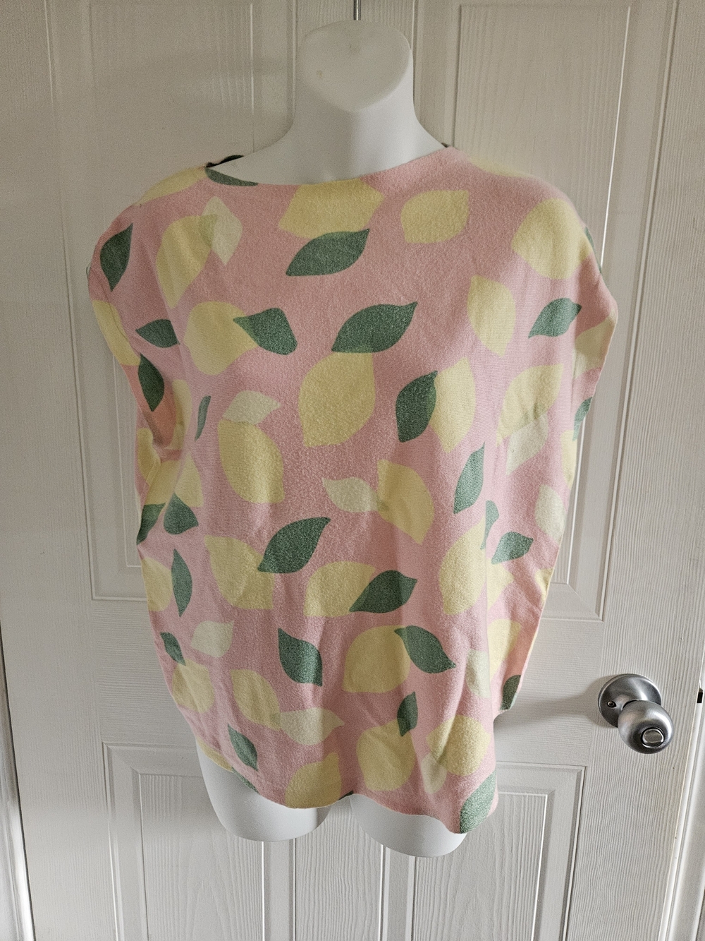 Pink Lemon Print Sleeveless Sweater Top - Picture 2 of 4
